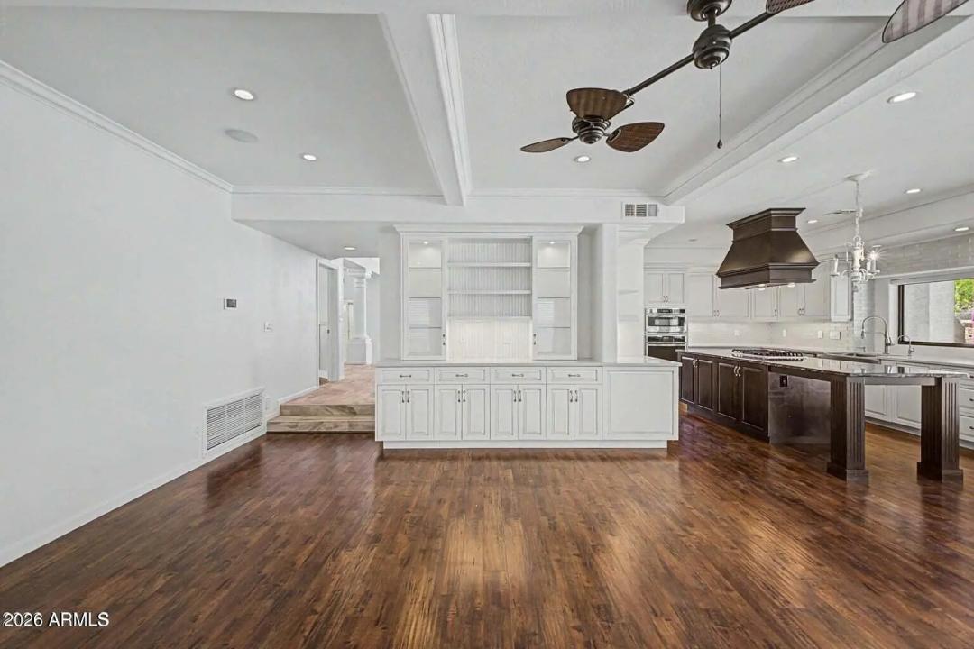 Real Estate Picture 16