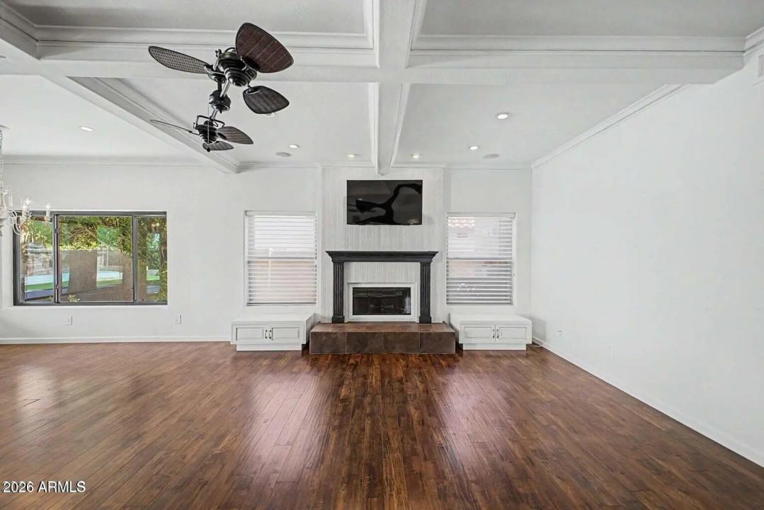 Real Estate Picture 17