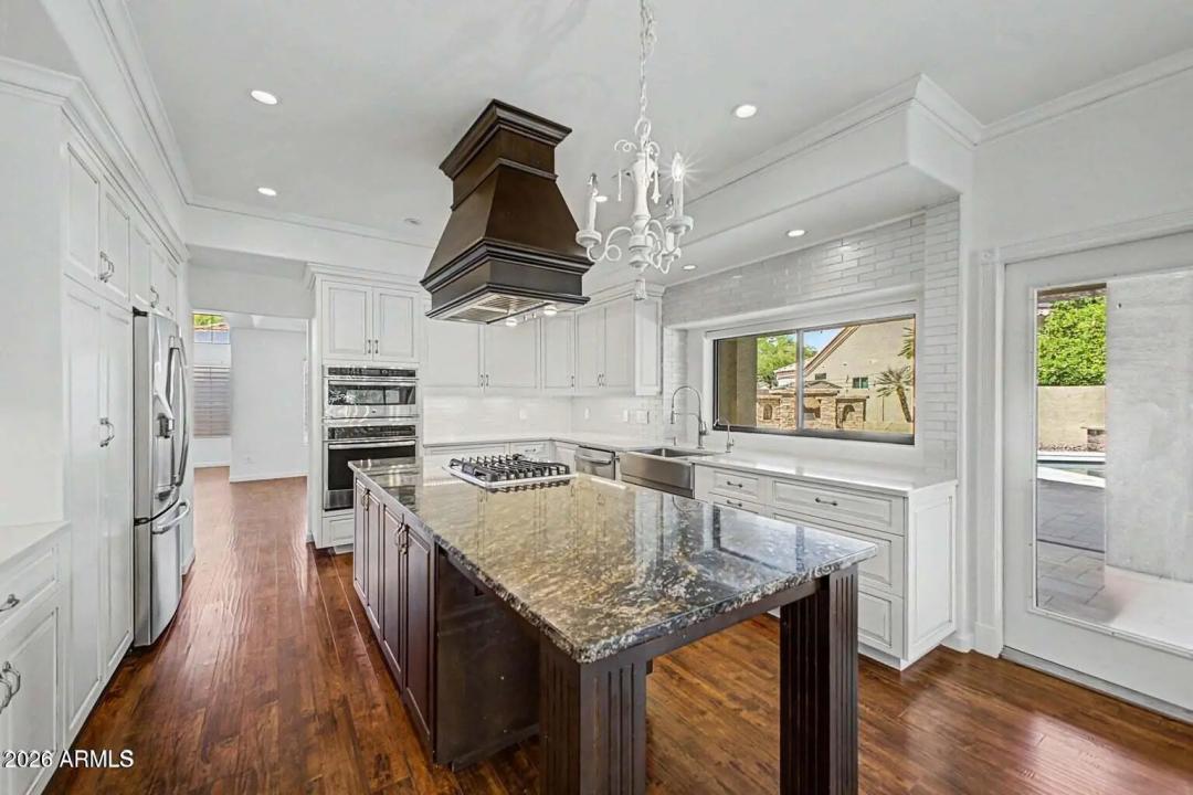 Real Estate Picture 22