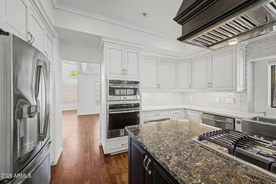 Real Estate Picture 25