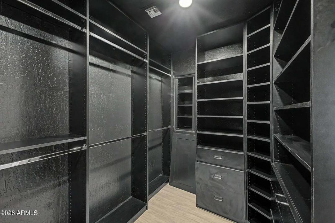 Real Estate Picture 32