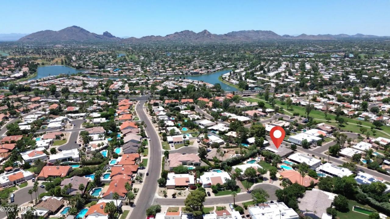 Real Estate Picture 3