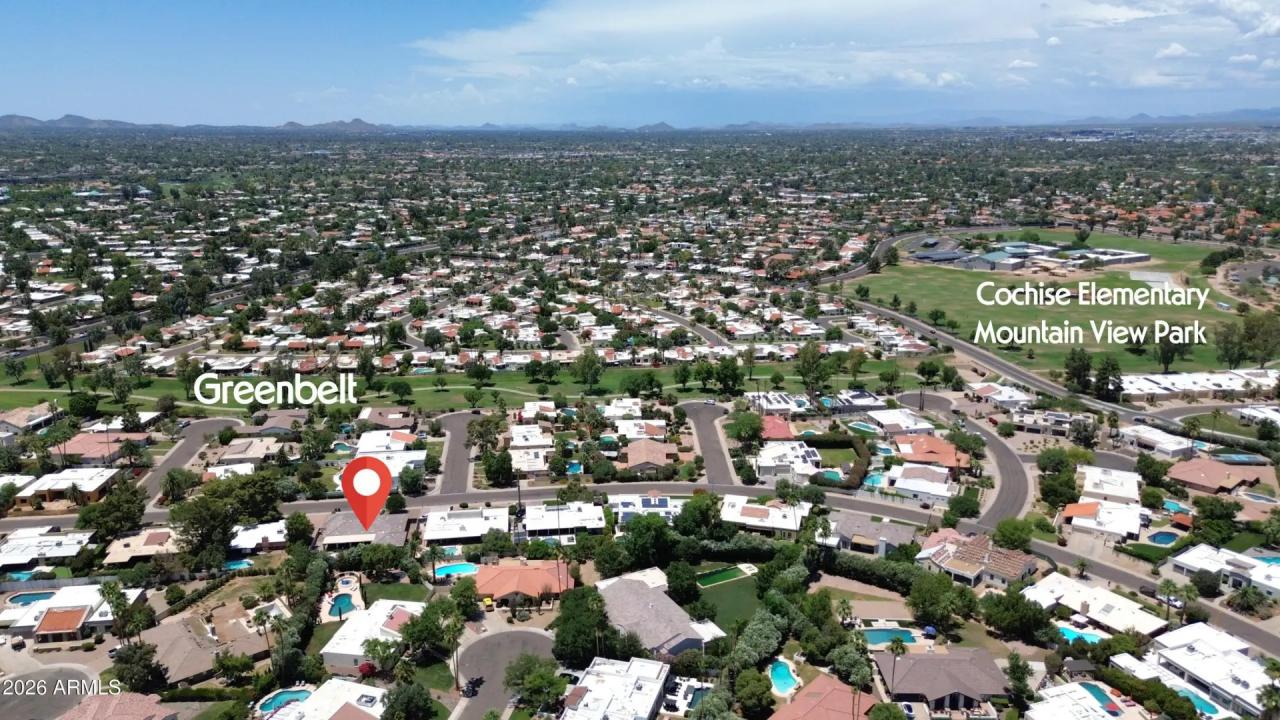 Real Estate Picture 4