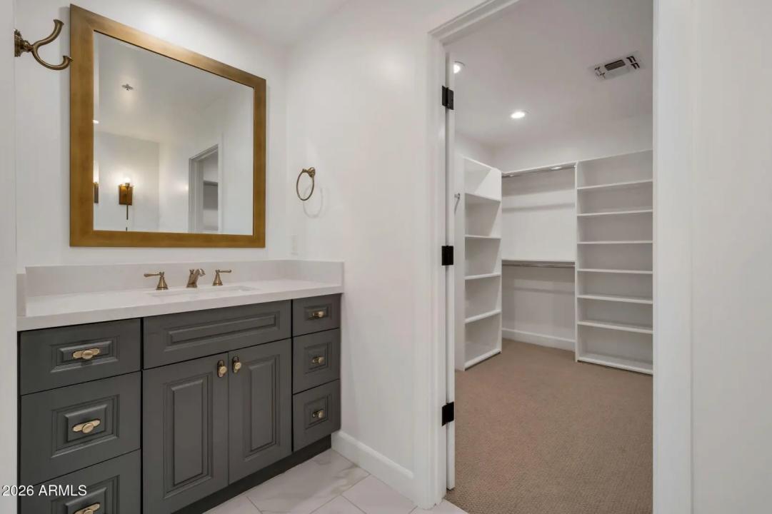 Real Estate Picture 17