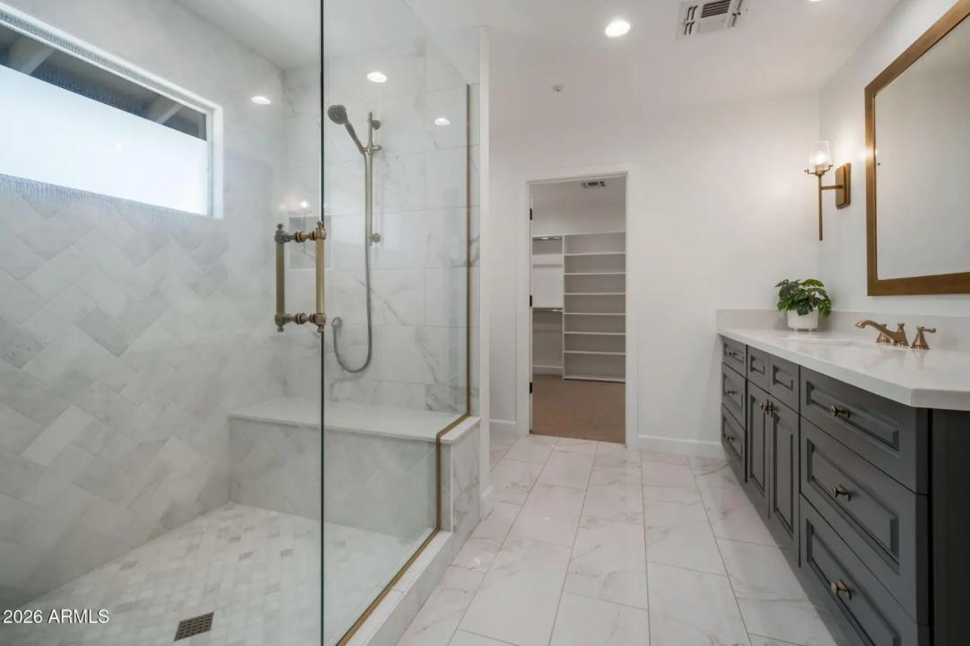 Real Estate Picture 18