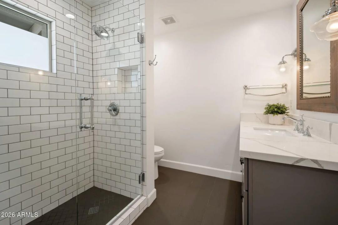 Real Estate Picture 23