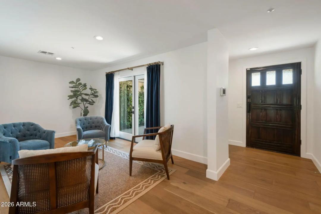 Real Estate Picture 6