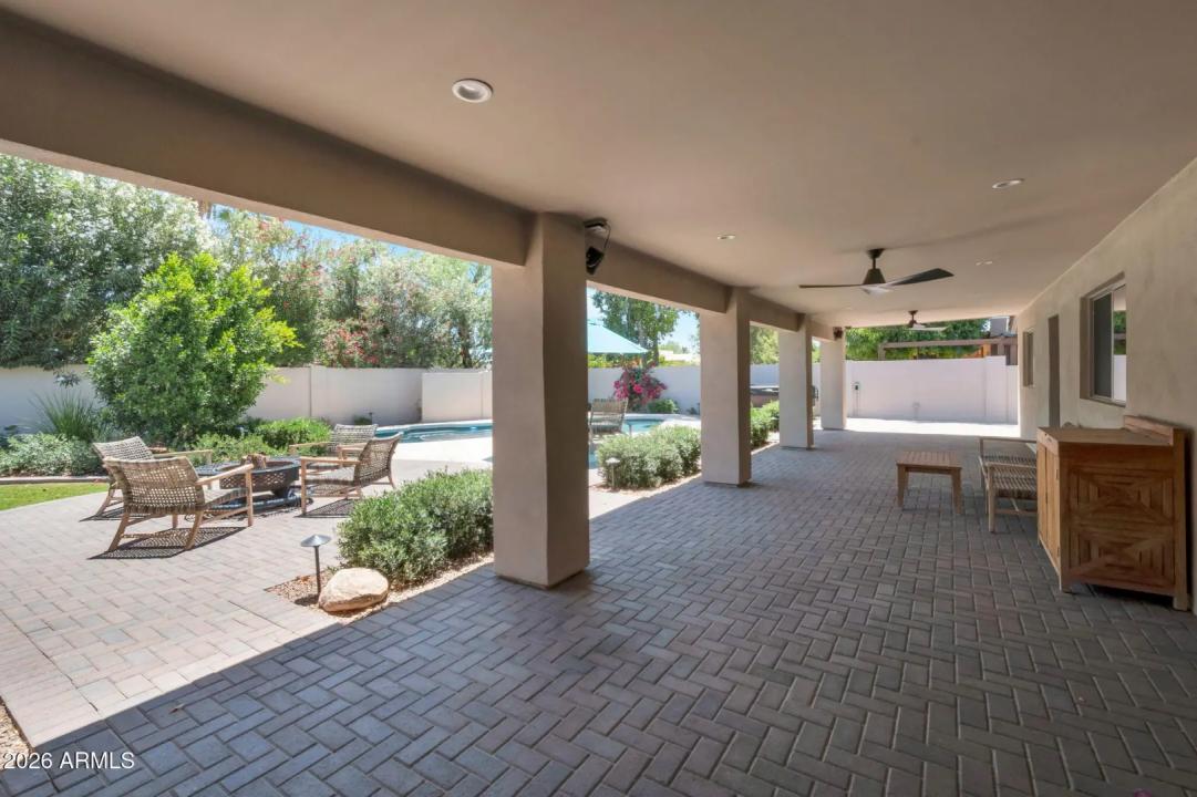 Real Estate Picture 33