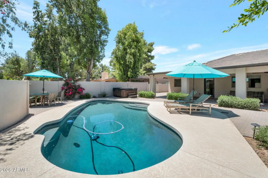 Real Estate Picture 38