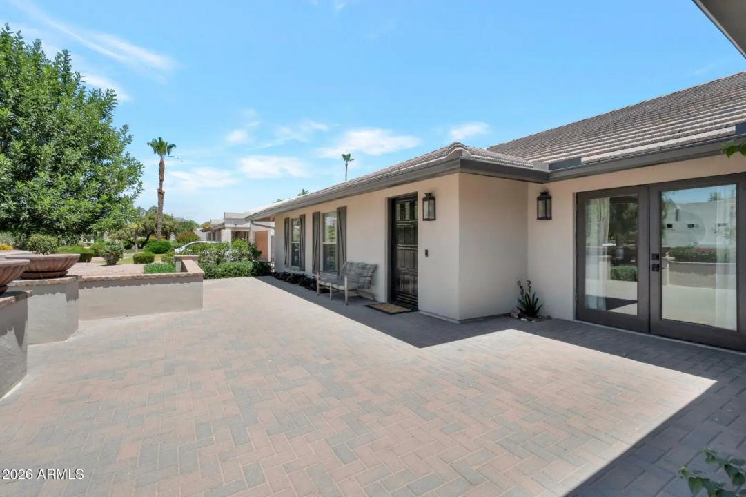 Real Estate Picture 5
