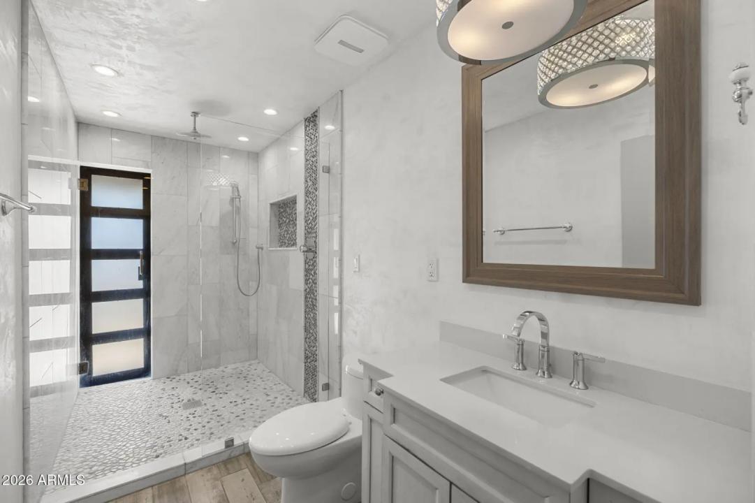 Real Estate Picture 30