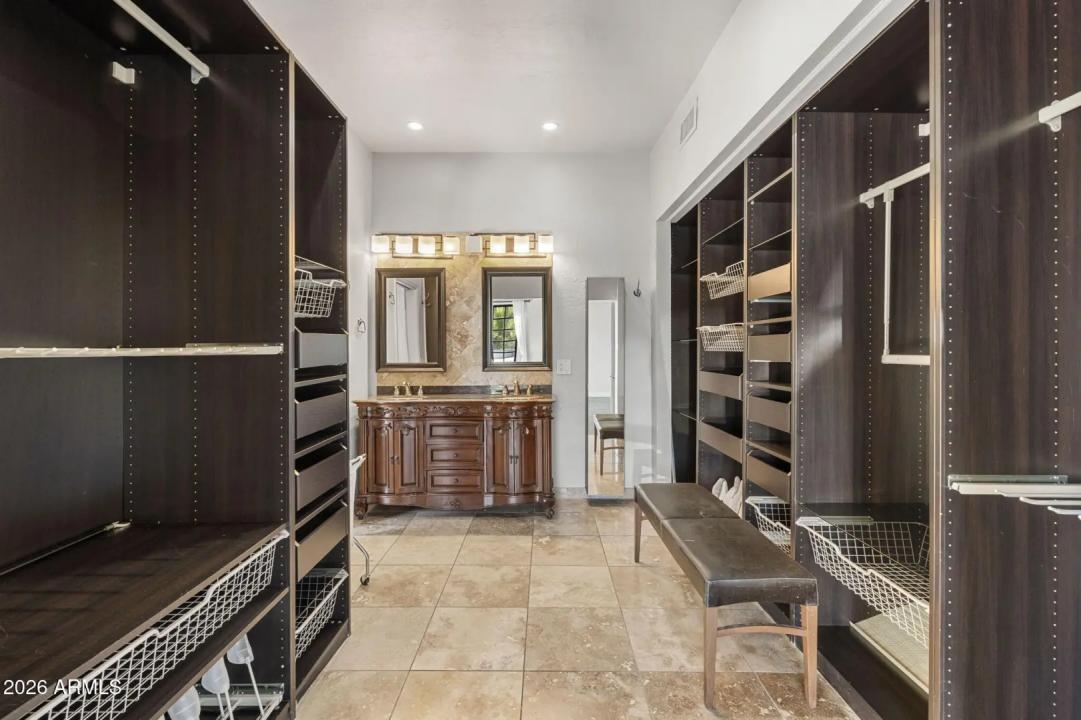 Real Estate Picture 9
