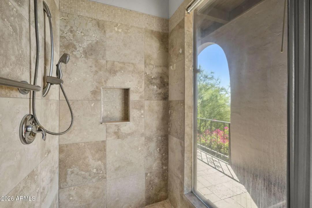 Real Estate Picture 10