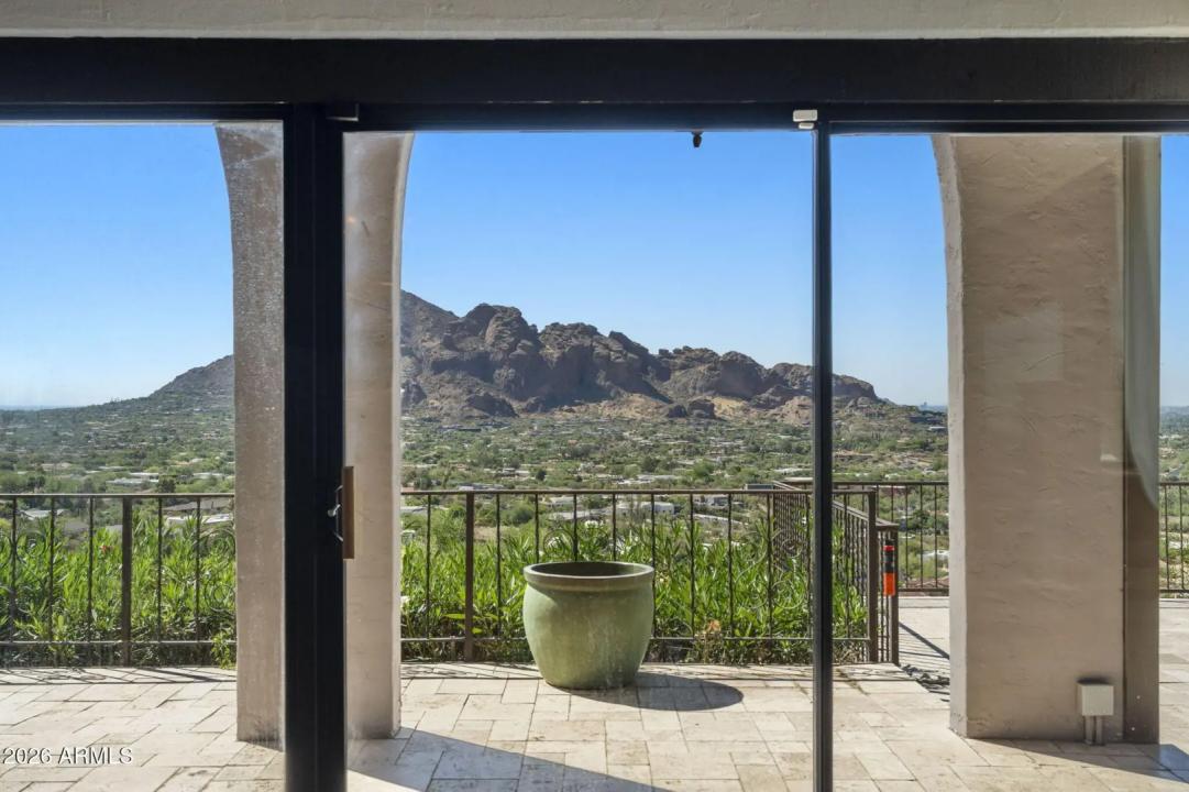 Real Estate Picture 14