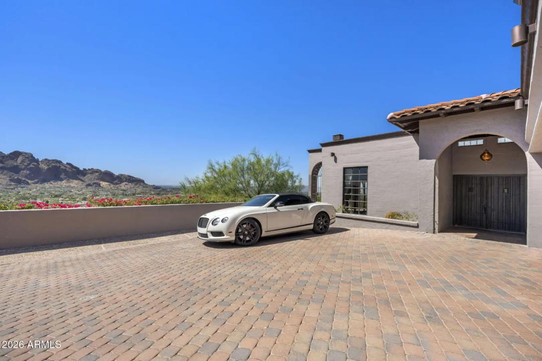 Real Estate Picture 5