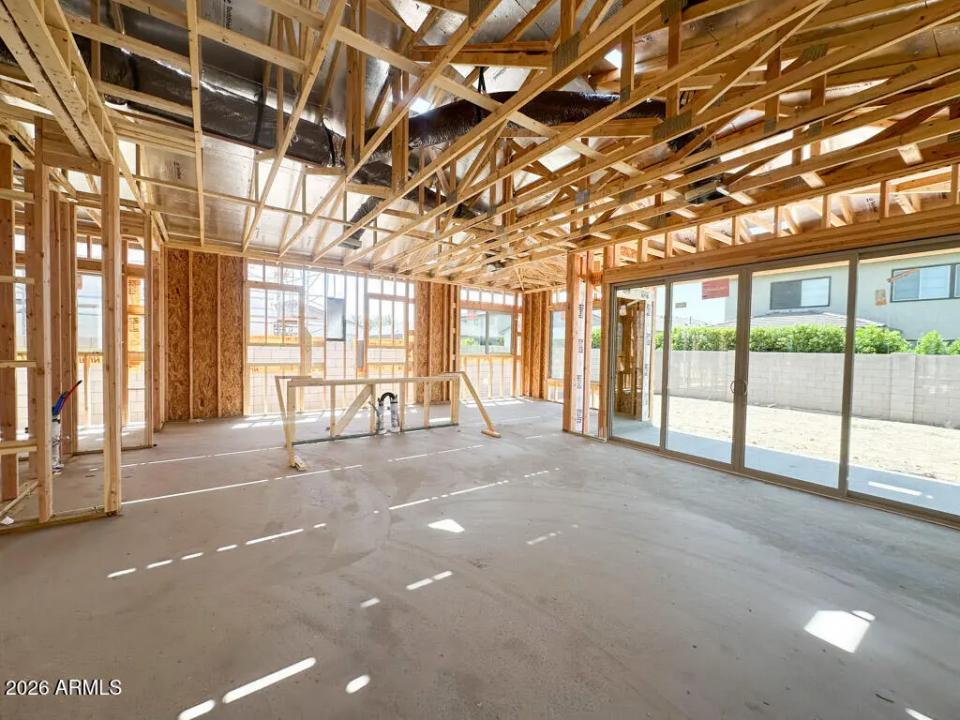 Real Estate Picture 4