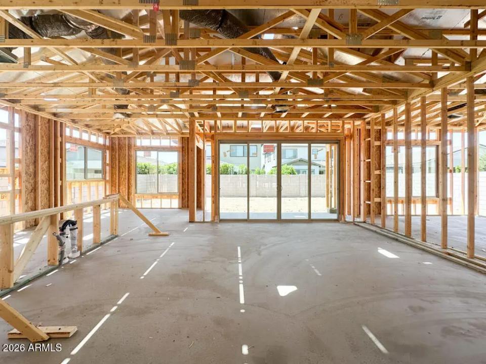 Real Estate Picture 3