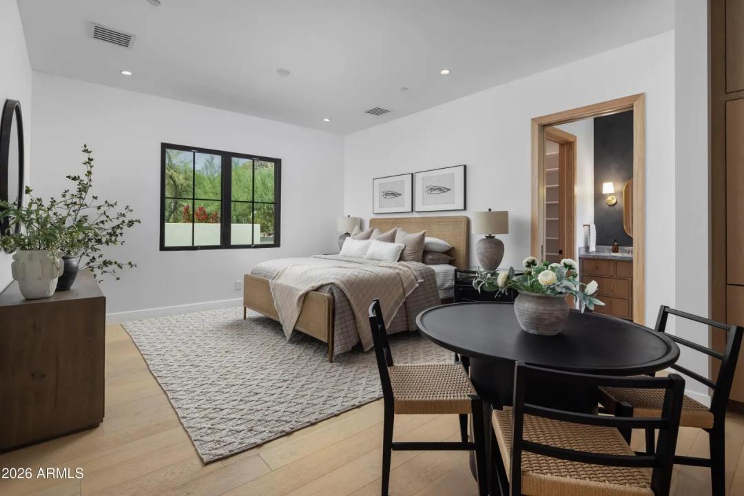 Real Estate Picture 19