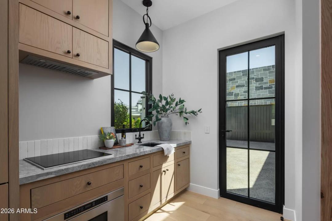 Real Estate Picture 20