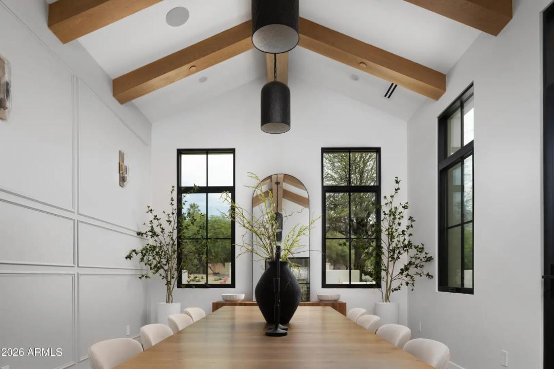 Real Estate Picture 4
