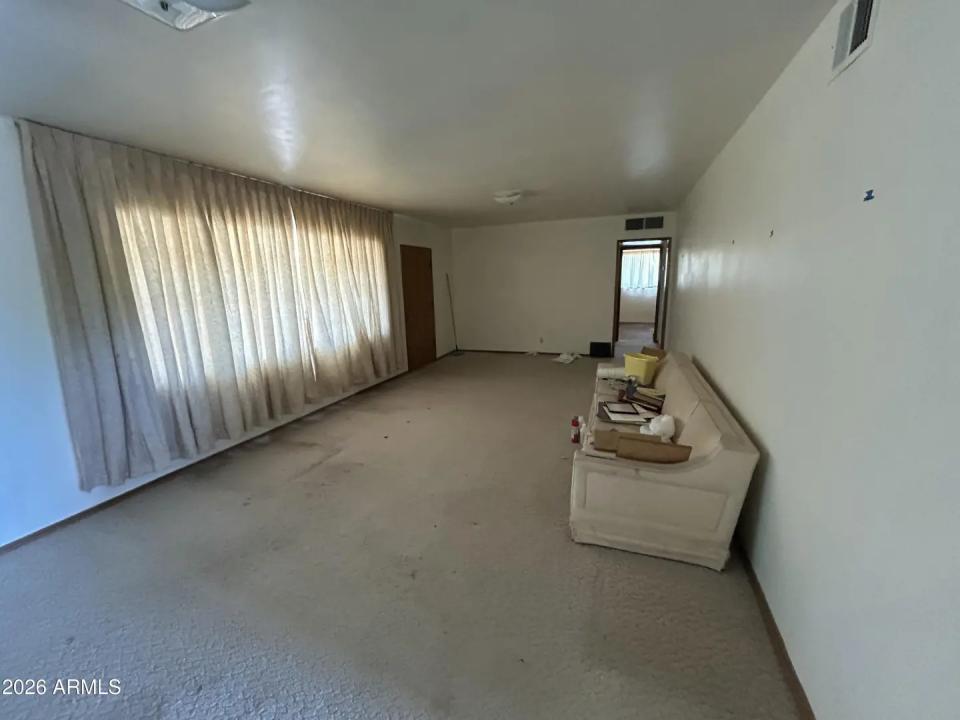 Real Estate Picture 7