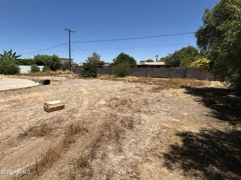 Real Estate Picture 4