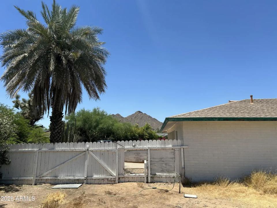Real Estate Picture 5