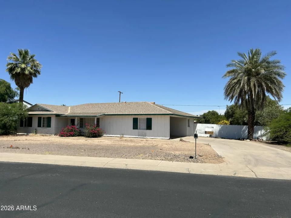 Real Estate Picture 3