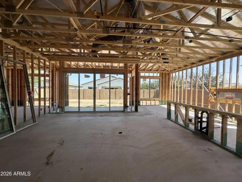 Real Estate Picture 4