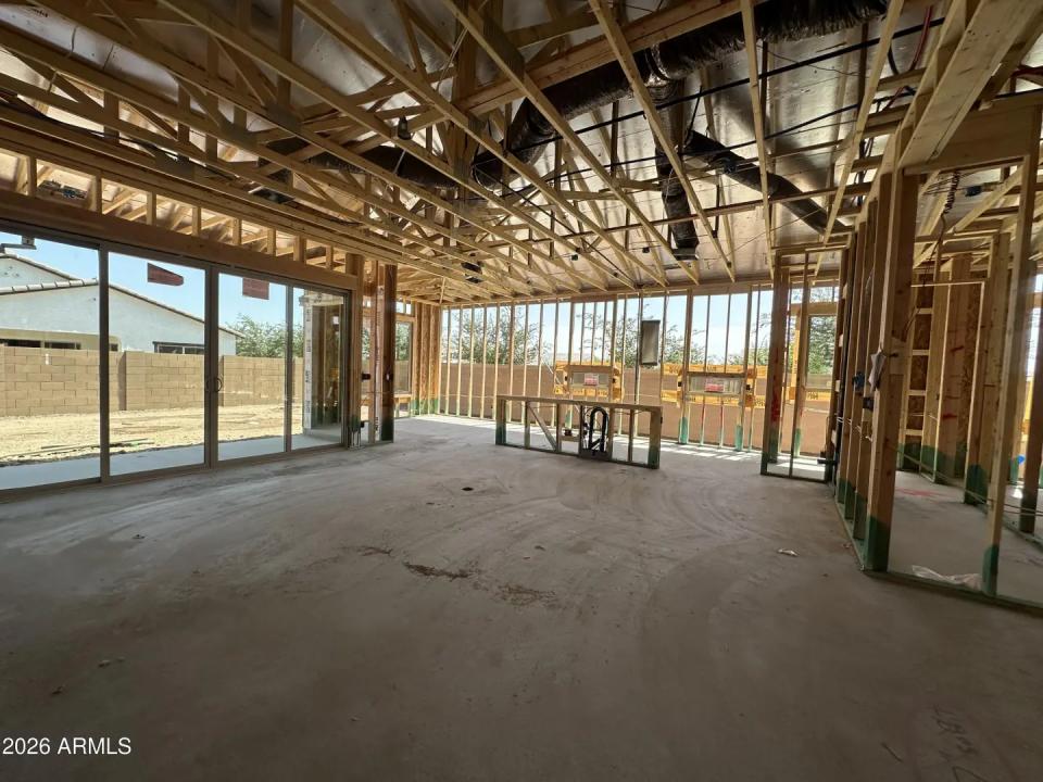 Real Estate Picture 7
