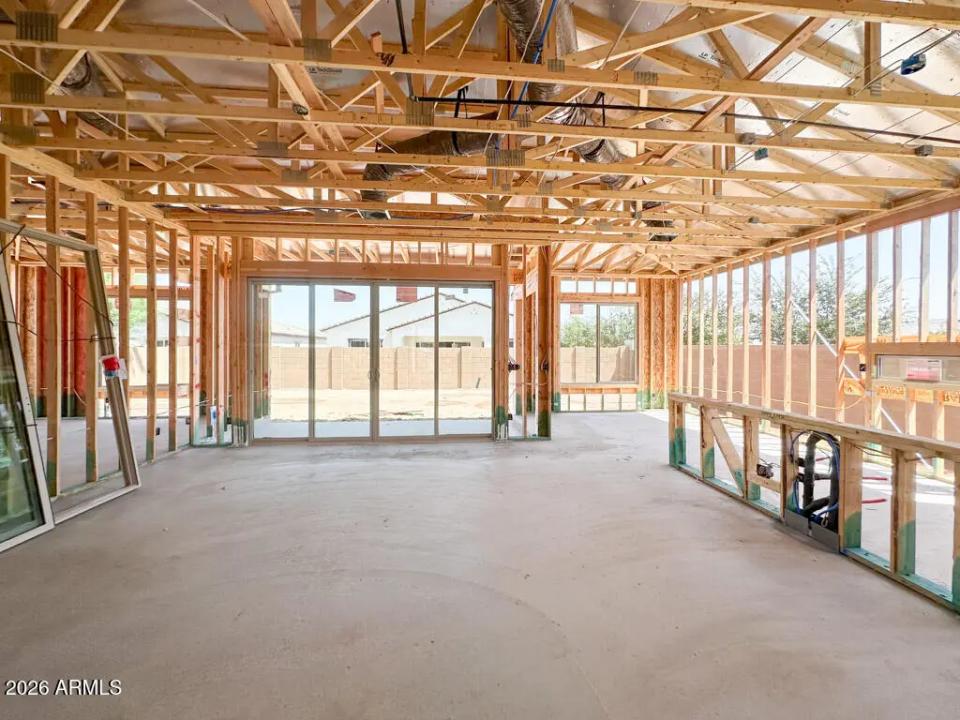 Real Estate Picture 3
