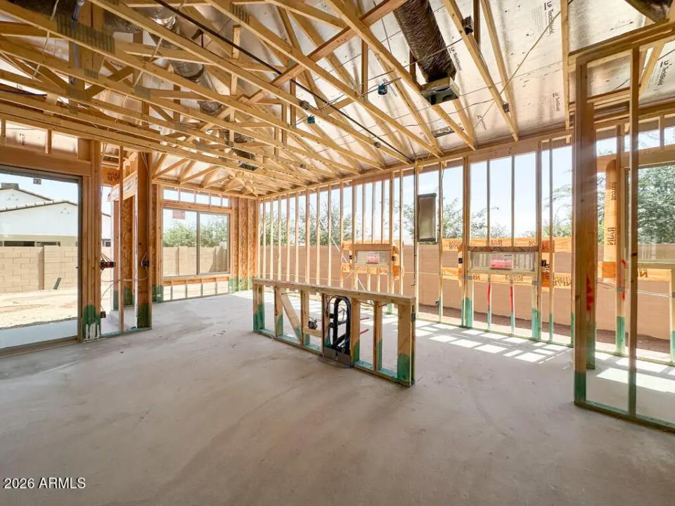 Real Estate Picture 4