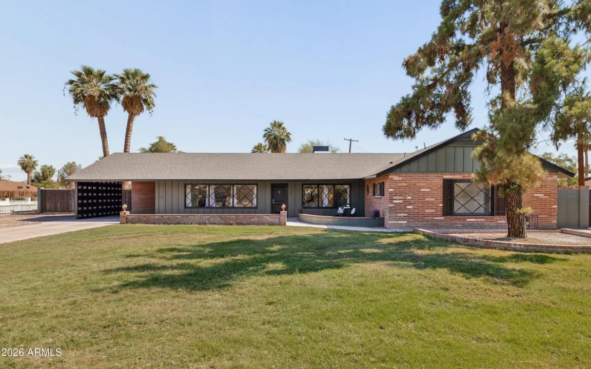 2528 N 48TH Place N Phoenix AZ 85008