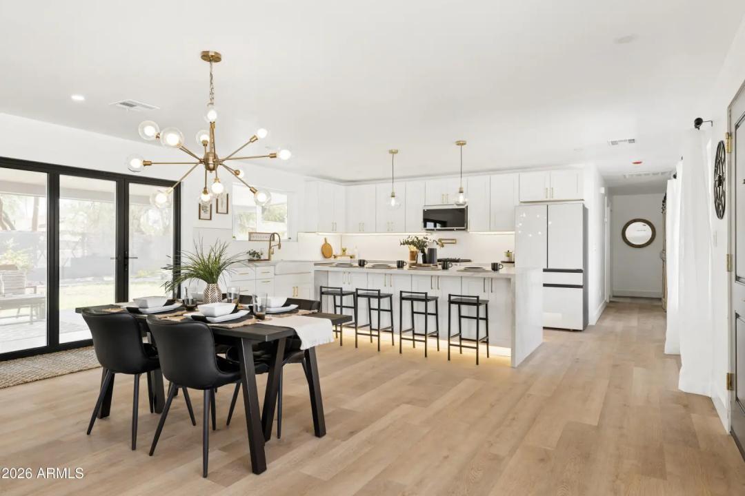 Real Estate Picture 4