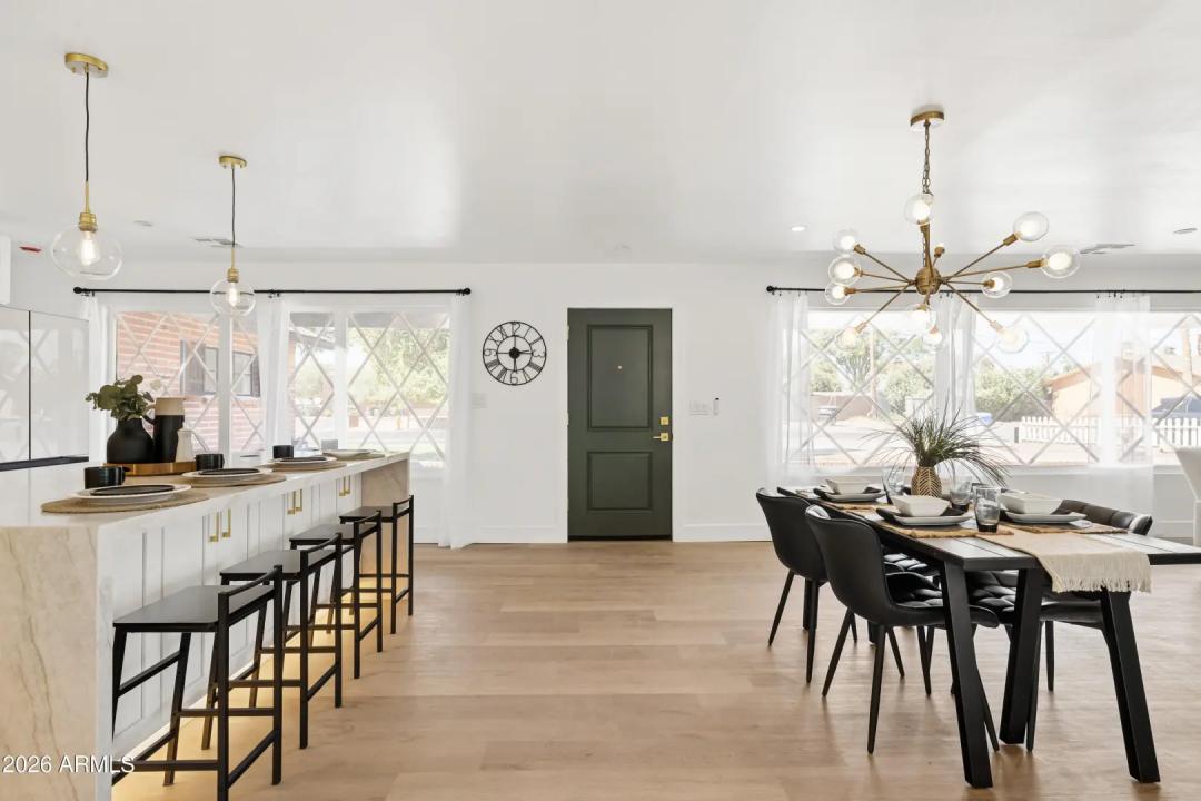 Real Estate Picture 5