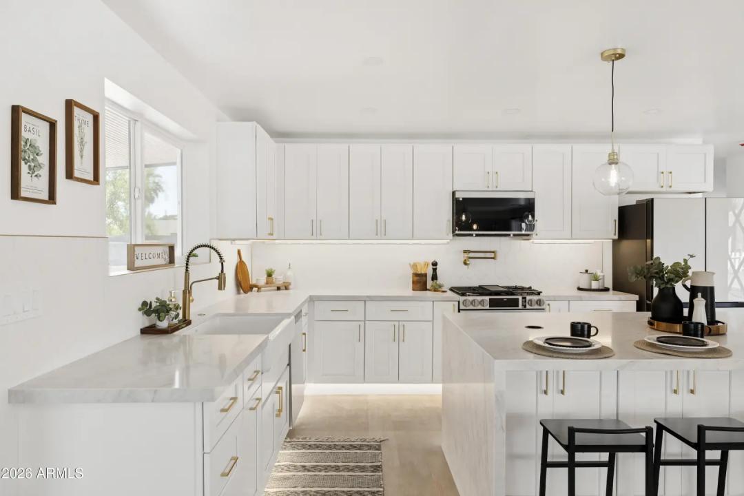 Real Estate Picture 6