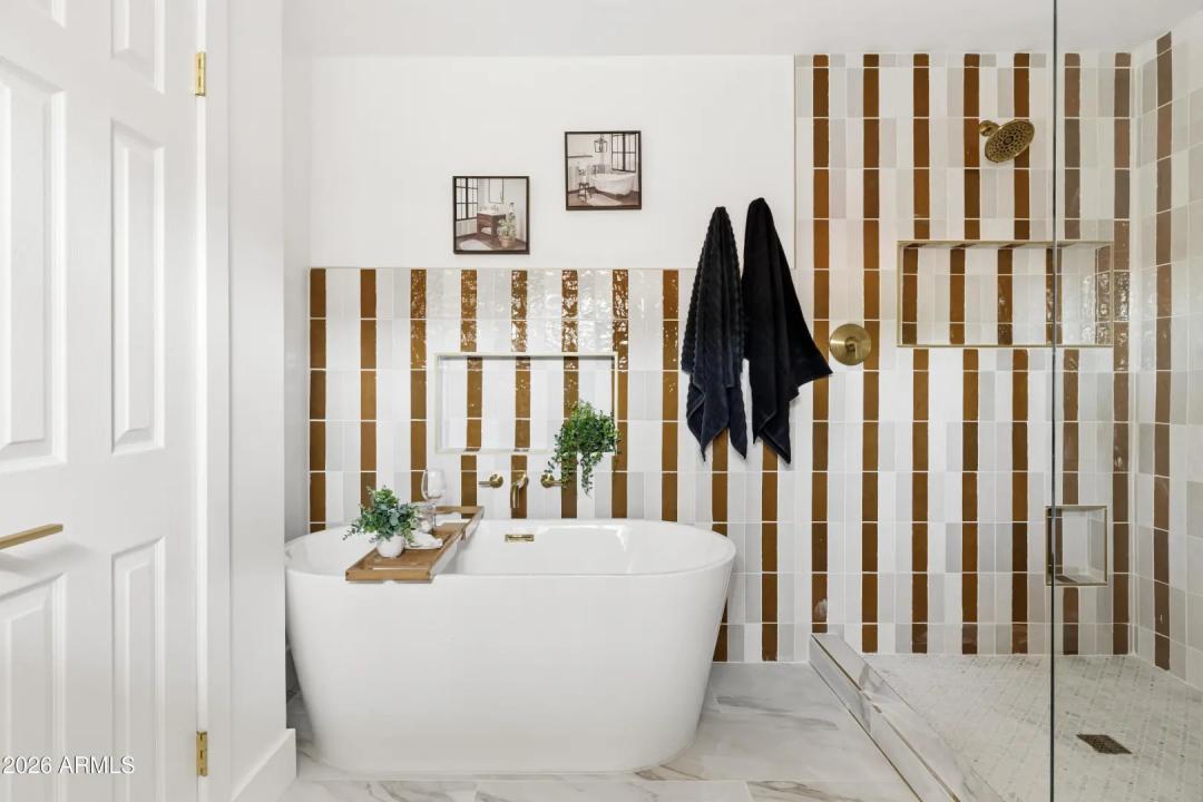 Real Estate Picture 16