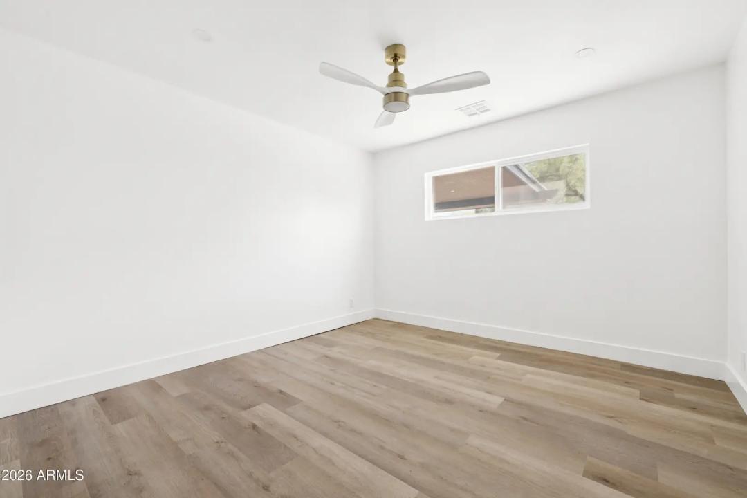 Real Estate Picture 20