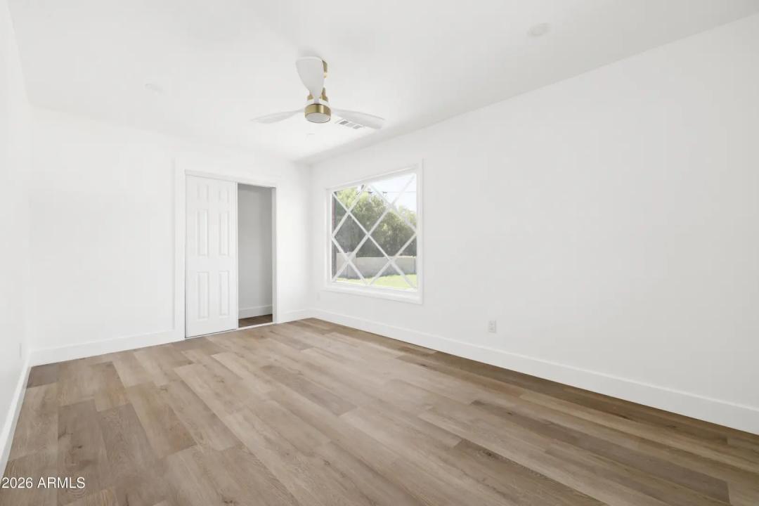 Real Estate Picture 22