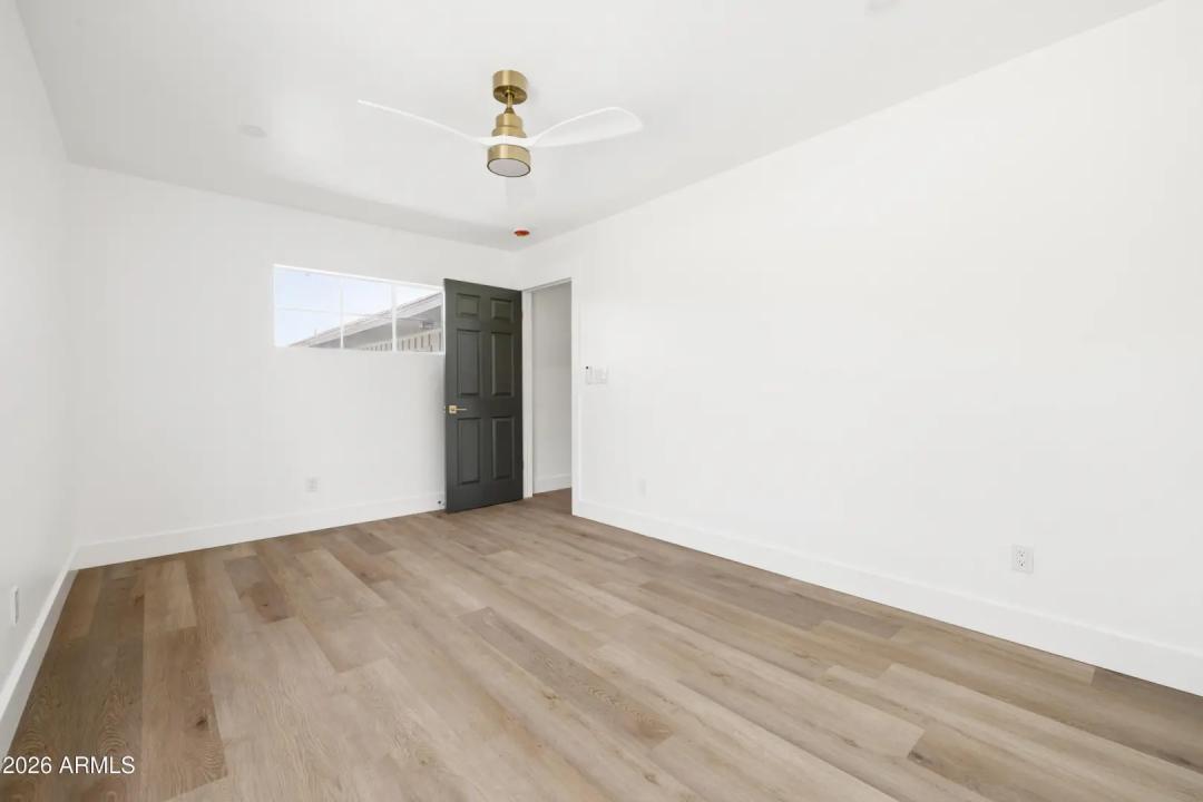 Real Estate Picture 23