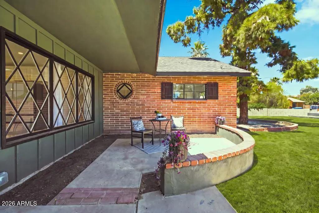 Real Estate Picture 4