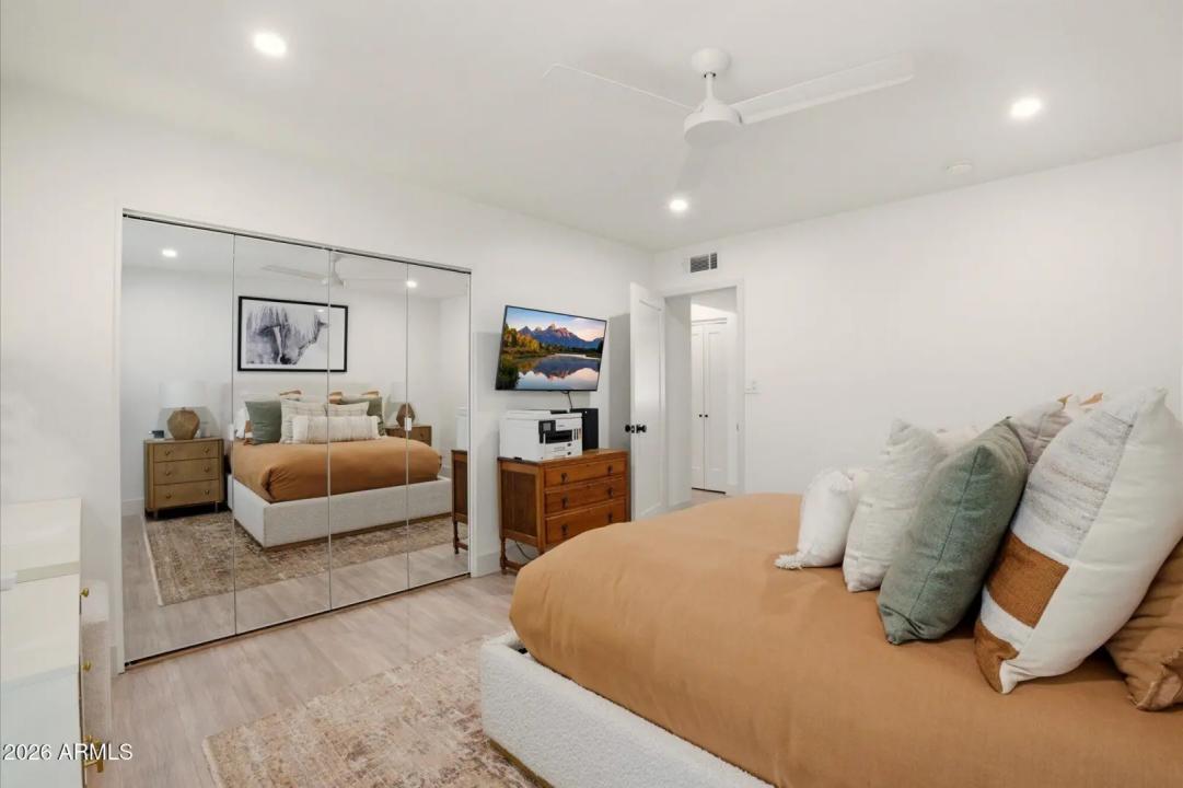Real Estate Picture 15