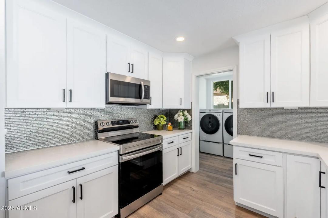 Real Estate Picture 6