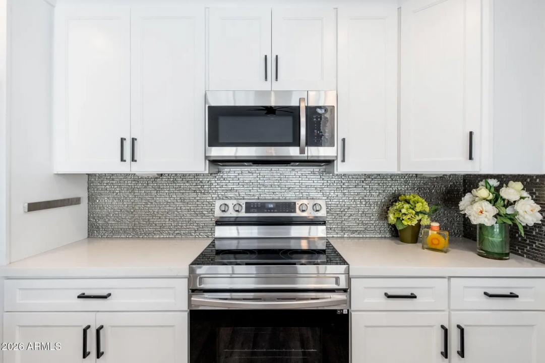 Real Estate Picture 8