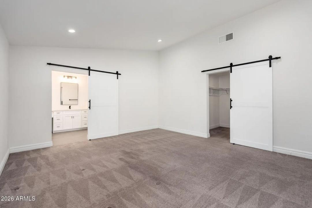 Real Estate Picture 12