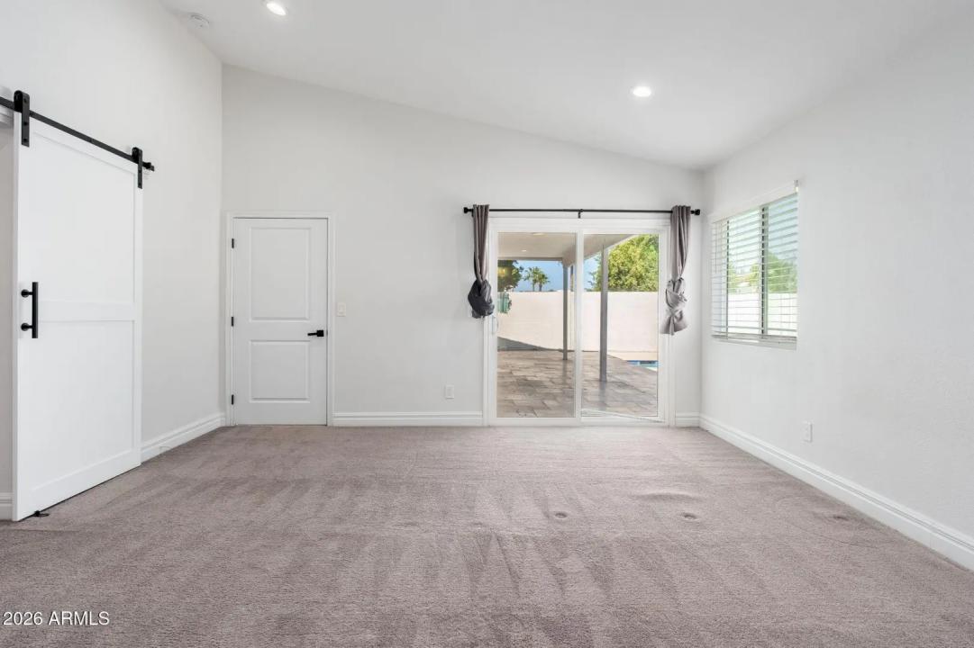 Real Estate Picture 13