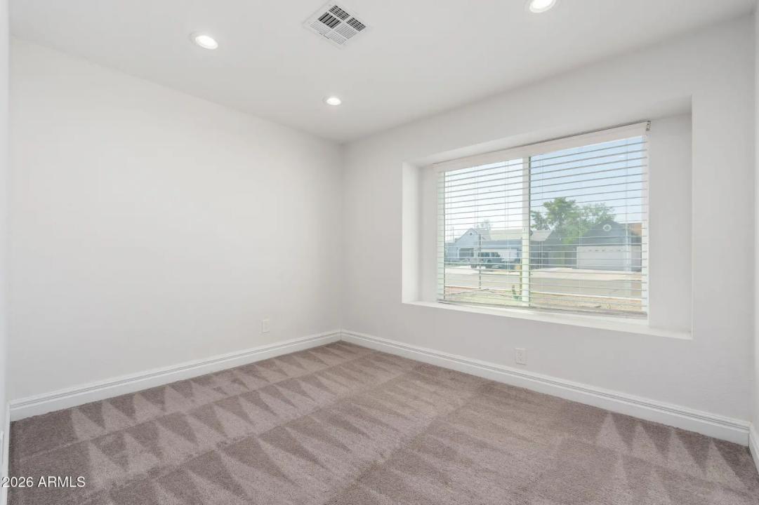 Real Estate Picture 19