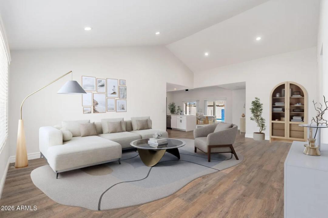 Real Estate Picture 11
