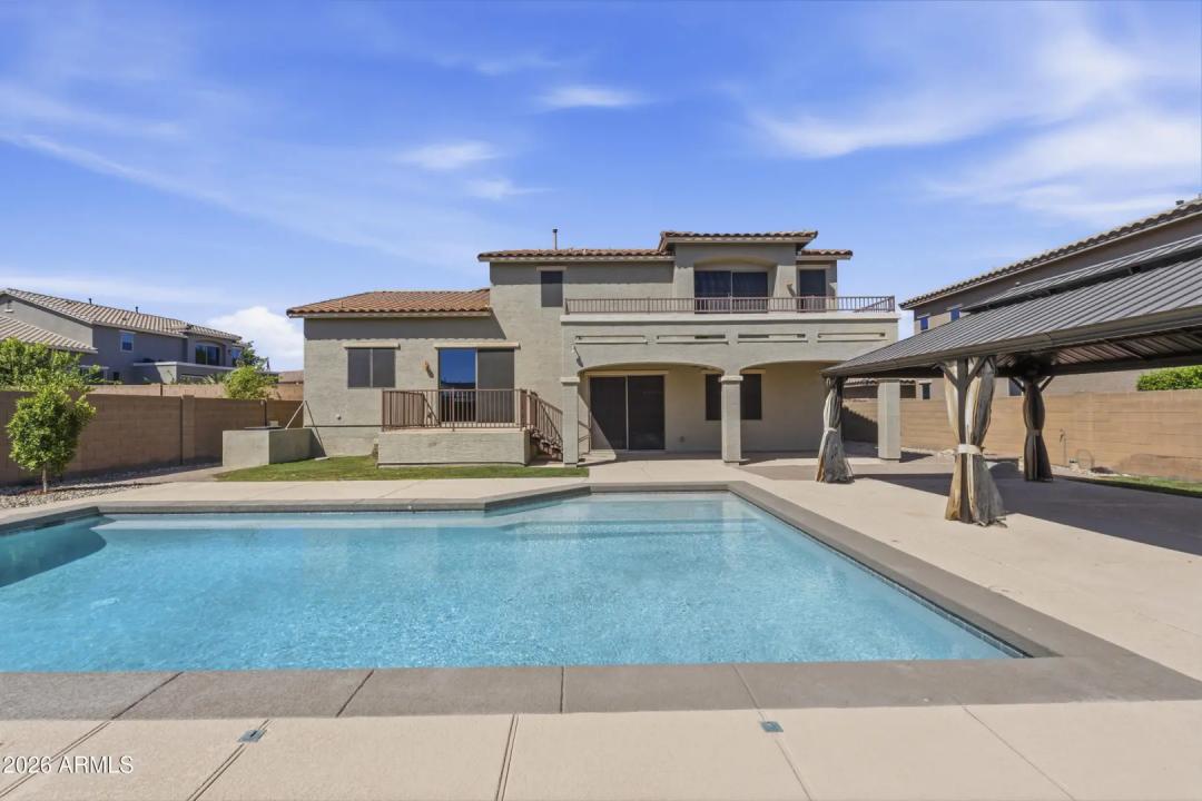 Real Estate Picture 6