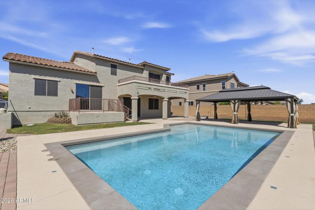 Real Estate Picture 7